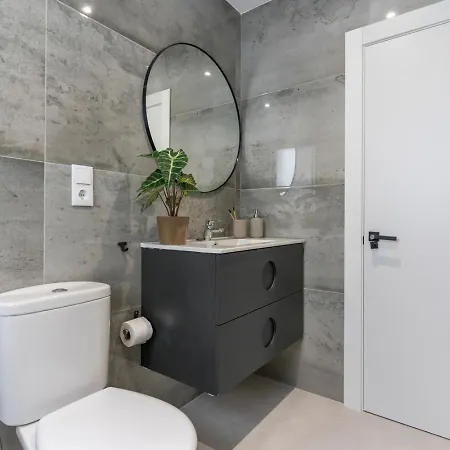 Picasso, Para 6 Personas, Espacioso Piso De Diseno Gijon Exterior photo