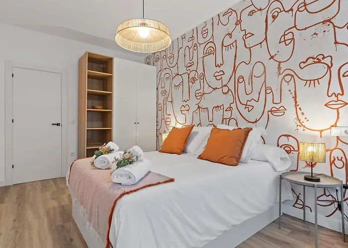 Picasso, Para 6 Personas, Espacioso Piso De Diseno