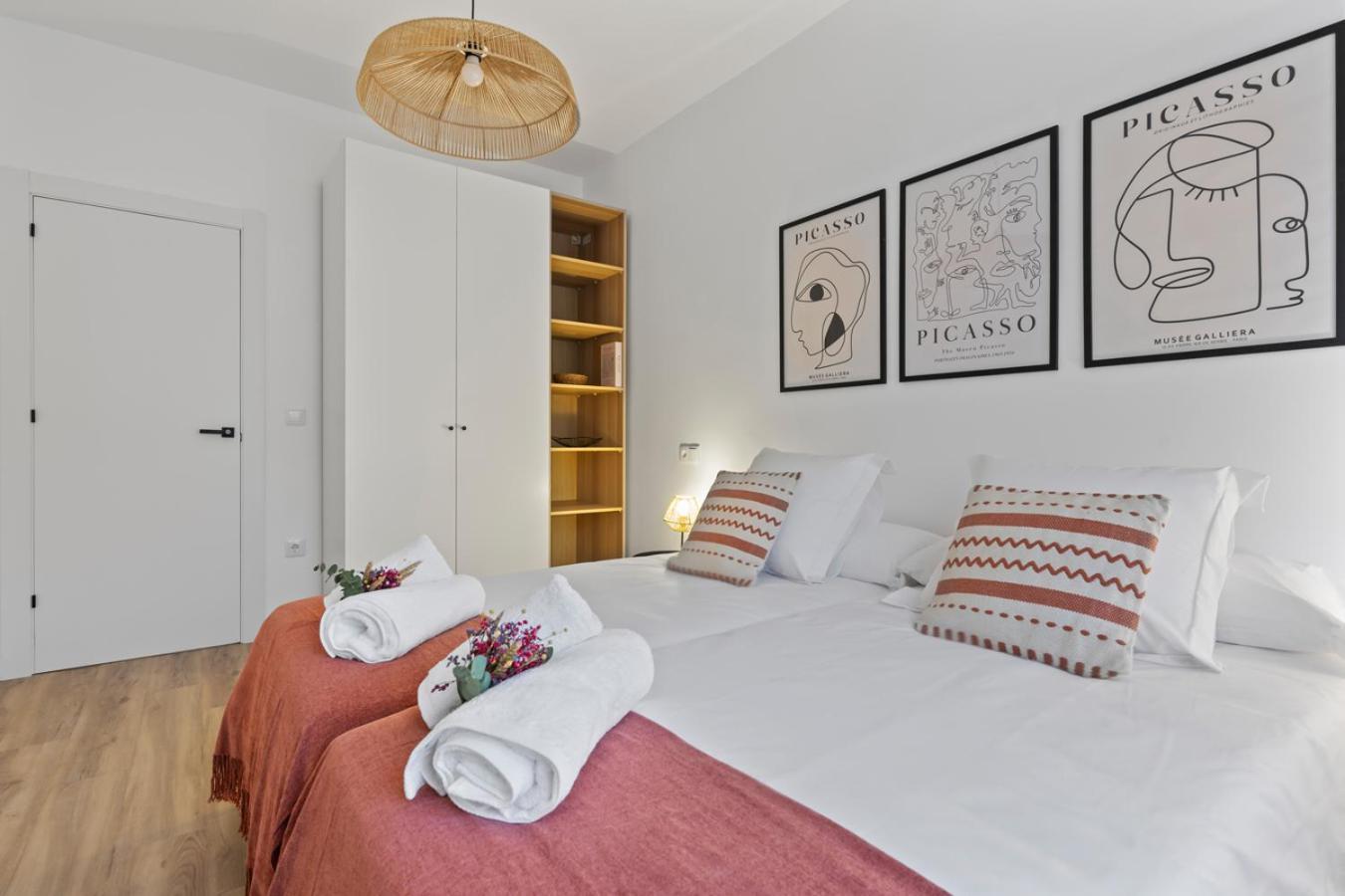 Picasso, 6 Personas, Espacioso Piso De Diseno Apartment Gijon